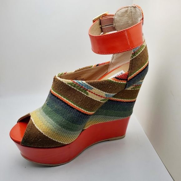 Steve Madden Kennyya Orange Fabric Platform Wedges Size 6.5 EUC - Picture 5 of 14